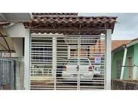 Casa em condomínio com 3 quartos, 1 banheiro e 1 vaga, ocupada