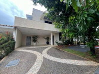 Casa em Condomínio - 4 Dormitórios, 3 Banheiros, 285m² Construída