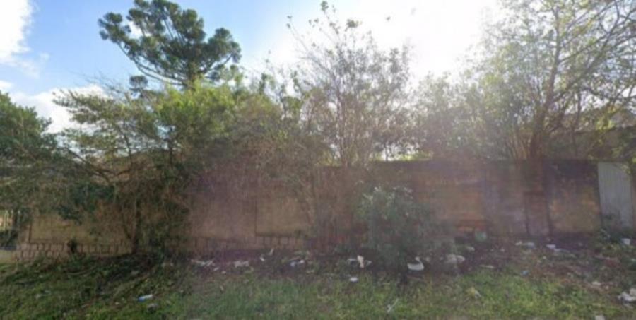 Terreno de 858m² no Jardim Floresta