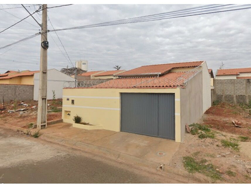Casa Ocupada com 2 Quartos e 1 Banheiro em Jardim Diamantina