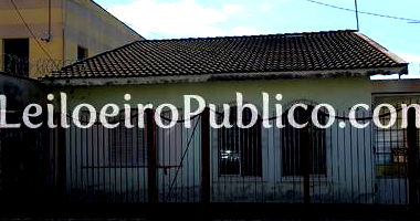 Casa com 2 quartos, 1 banheiro, 1 vaga e 400m² de terreno