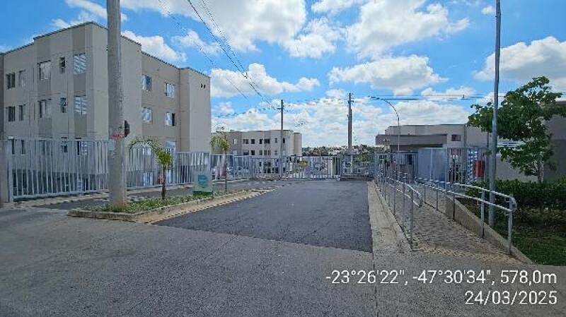 Apartamento com 2 quartos, 1 banheiro e 1 vaga