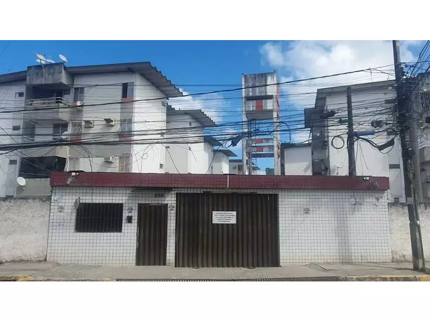 Apartamento em Leilão com 56m² em Candeias
