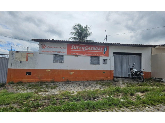 Casa com 2 quartos e terreno de 242m² em Santa Rita/PB