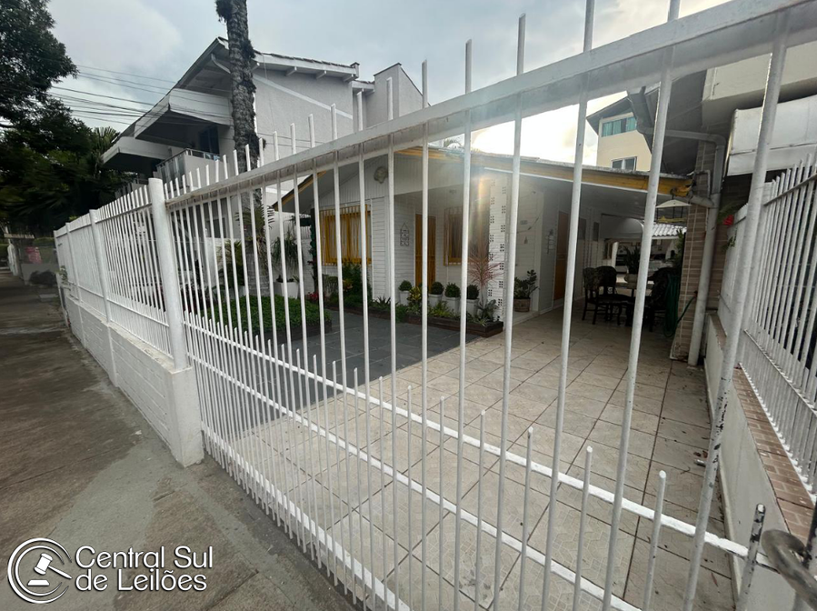 Terreno com 300m² em Canasvieiras, Florianópolis/SC