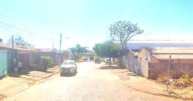 Terreno com Duas Casas Residenciais e 450m² de Área