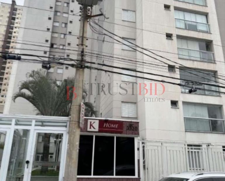 Apartamento com 3 dormitórios, 1 suíte, 2 vagas, 79,56m²