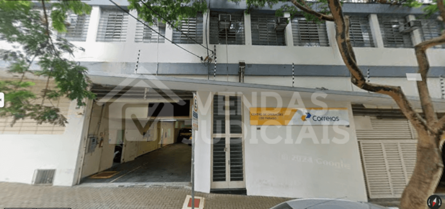 Comercial com 602,90m² de área construída