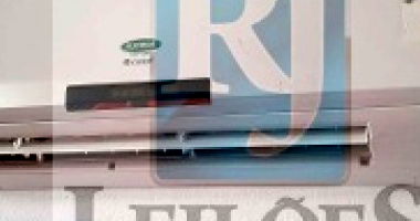 Lote 022: Cadeiras Universitárias e Ar Condicionado