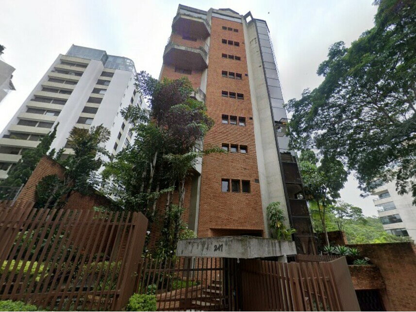 Apartamento Duplex com 5 Vagas, 286m² Privativos