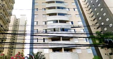 Espaçoso Apartamento de 52m² com 2 Vagas e Área Construída - Ocupado