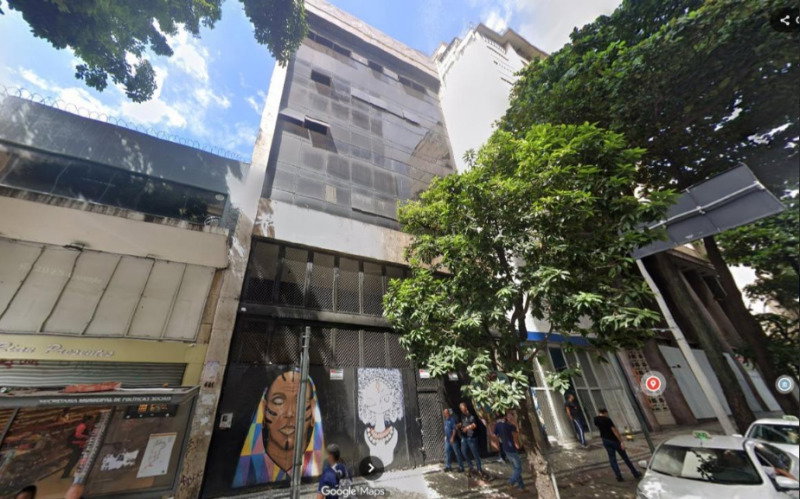 Prédio comercial com 5.311m², 20 banheiros e 5 vagas