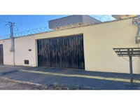Casa em leilão com 2 quartos e 90m² construída