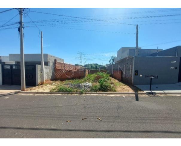 Terreno com início de construção no Jardim Tangará