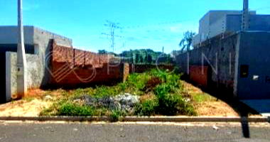 Terreno com início de construção no Jardim Tangará