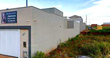 Casa com 3 quartos, 2 banheiros, 2 salas, 2 cozinhas e 1 vaga