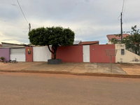 Casa no Centro com 4 quartos e 3 banheiros em Santo Antônio do Leste/MT