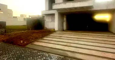 Sobrado de Luxo com 3 Suítes em Eusébio (CE)