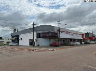 Centro Comercial com Salas e Lojas, 480m², Desocupado