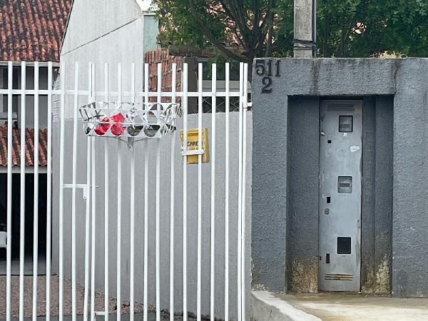 Casa com 2 quartos, 54m² privativos e 193m² de terreno em Fazenda Rio Grande