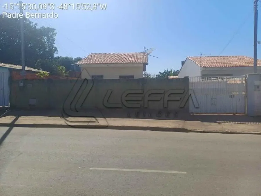 Casa com 1 quarto e 1 varanda, área privativa de 390m²