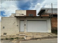 Casa em Leilão com 4 Quartos e 2 Banheiros
