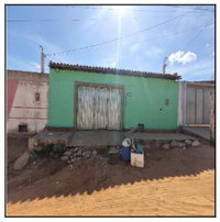 Casa com 2 quartos, 2 banheiros, 1 vaga, 63m² construída, desocupada