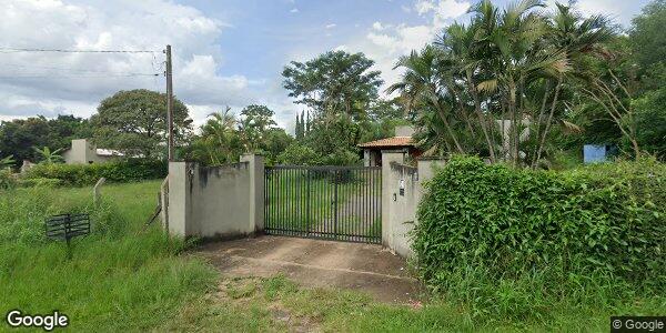 Chácara com piscina e varanda em Cedral/SP