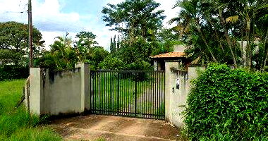 Chácara com piscina e varanda em Cedral/SP
