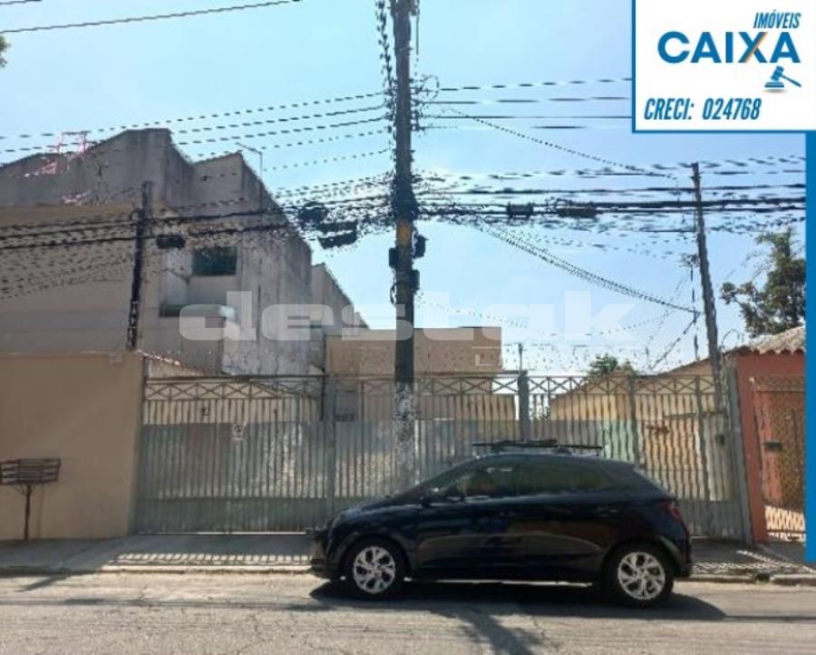 Casa comercial com 2 quartos, 74,33m² útil, desocupada