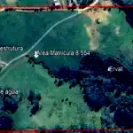 Casa de madeira com estrebaria em área rural de 151.250m²