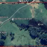Casa de madeira com estrebaria em área rural de 151.250m²