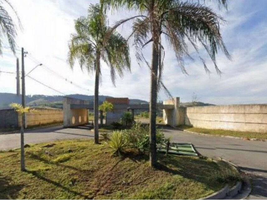 Terreno com Benfeitorias em Tuiuti/SP