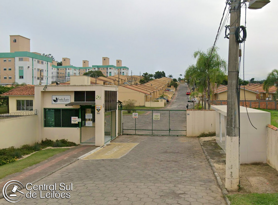 Casa em Condomínio com 2 Quartos e 1 Banheiro