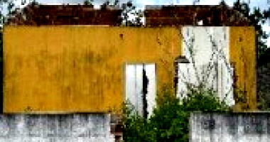 Casa com 46,94m² de área privativa e terreno de 200m²