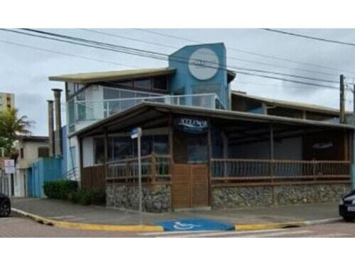 Prédio comercial com 429,22m², 2 banheiros