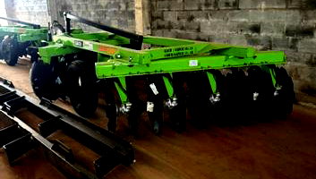 Grade Aradora Intermediária com Controle Remoto