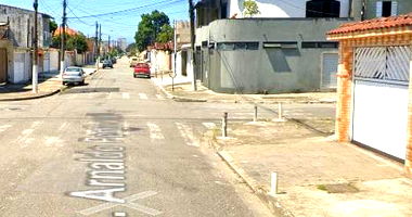 Casa Ocupada em Nova Mirim, Praia Grande - 147m²