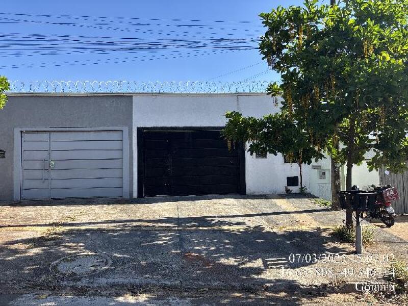 Casa em Goiânia com 2 Quartos e 1 Vaga