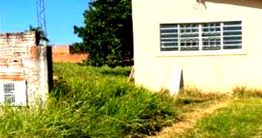 Casa com terreno amplo de 7.255m² e 38m² construída, imóvel ocupado