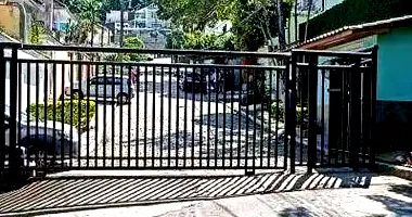 Casa em Condomínio Ocupada com 353m² Construída em Jacarepaguá