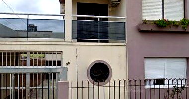 Casa ocupada com 234,54m² construída e 255m² de terreno