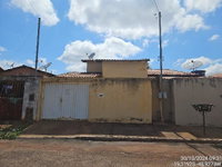 Casa com 2 quartos e 1 banheiro em Prata-MG