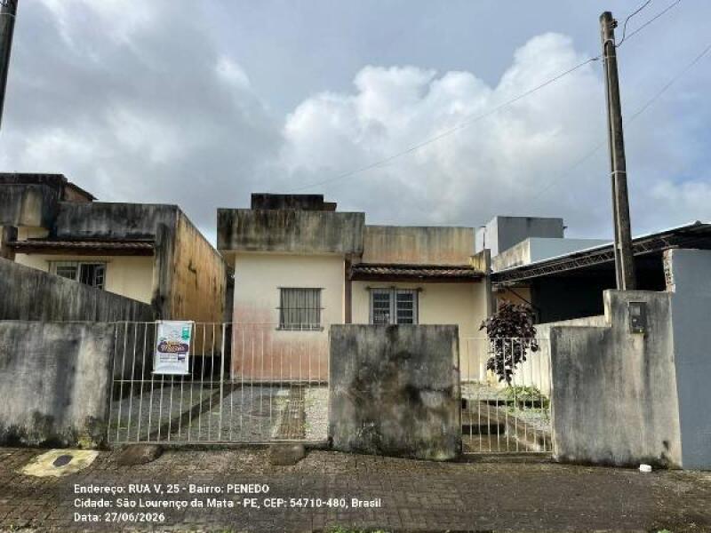 Casa com 2 Quartos e 1 Vaga em Condomínio