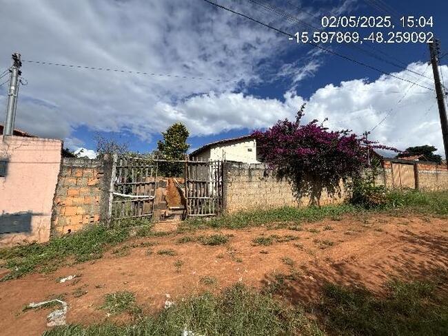 Casa com 2 quartos, 2 banheiros, vaga de garagem e 63,66m² privativos