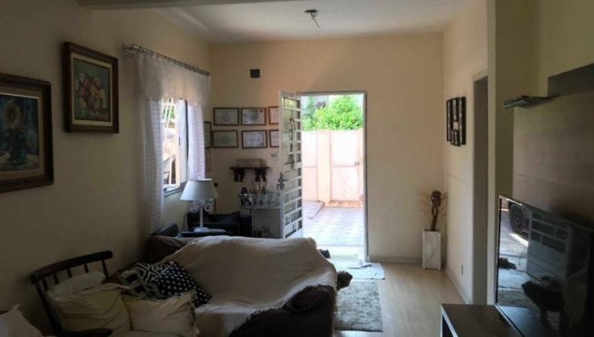Casa com 3 quartos, 1 banheiro e 1 vaga de garagem, 38 m², ocupada