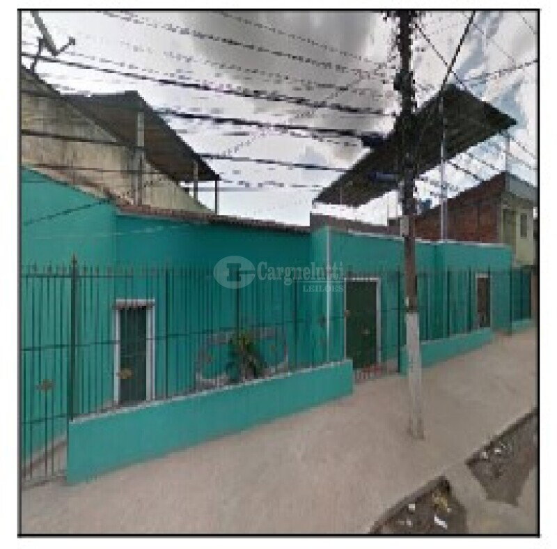 Casa com 44m² de área privativa e 135m² de terreno