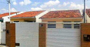 Casa 3 quartos, 2 banheiros, 70.61m² construída, 1 vaga