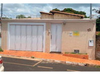 Casa em leilão com 3 quartos e 2 banheiros