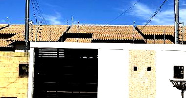 Casa com 2 Quartos e Garagem em Várzea Grande